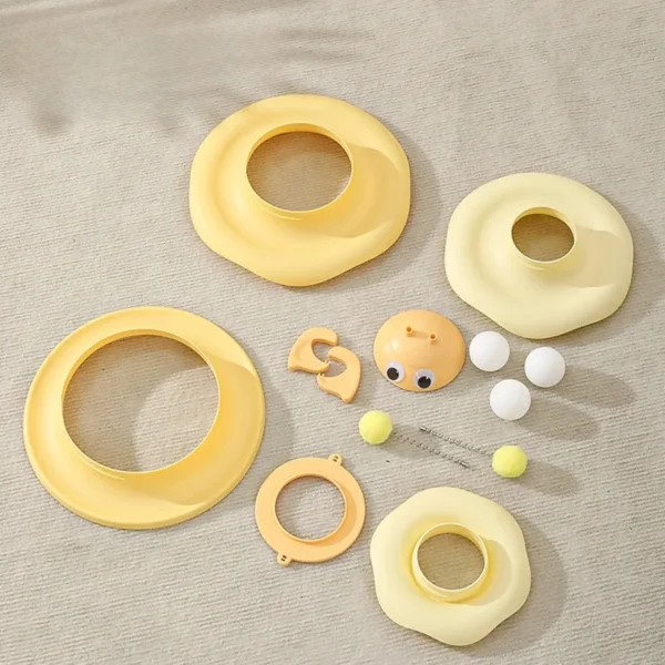 1pcs Cat toy little bee play plate spinning ball amusement ice cream funny relief artifact three layers to relieve boredom